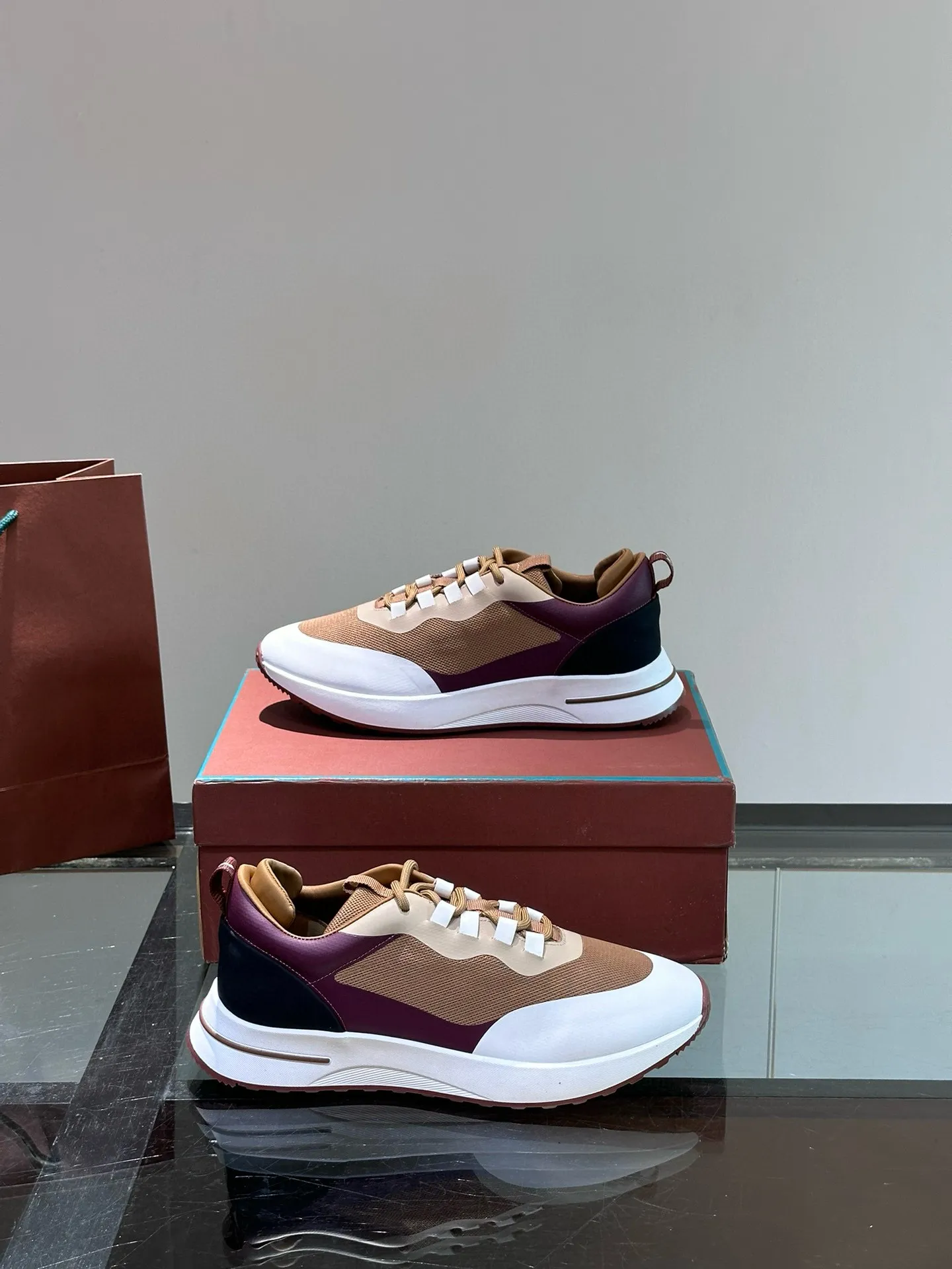 Factory price: 540💰Loro men's shoes💰iana niche Loro classic jogging shoes, men's lace-up casual shoes and sneakers, high-quality lightweight and comfortable fabrics, suitable for outdoor leisure, the color scheme is young and energetic, and it looks great with sportswear or casual suits! Size: 39-45 (46 customized)